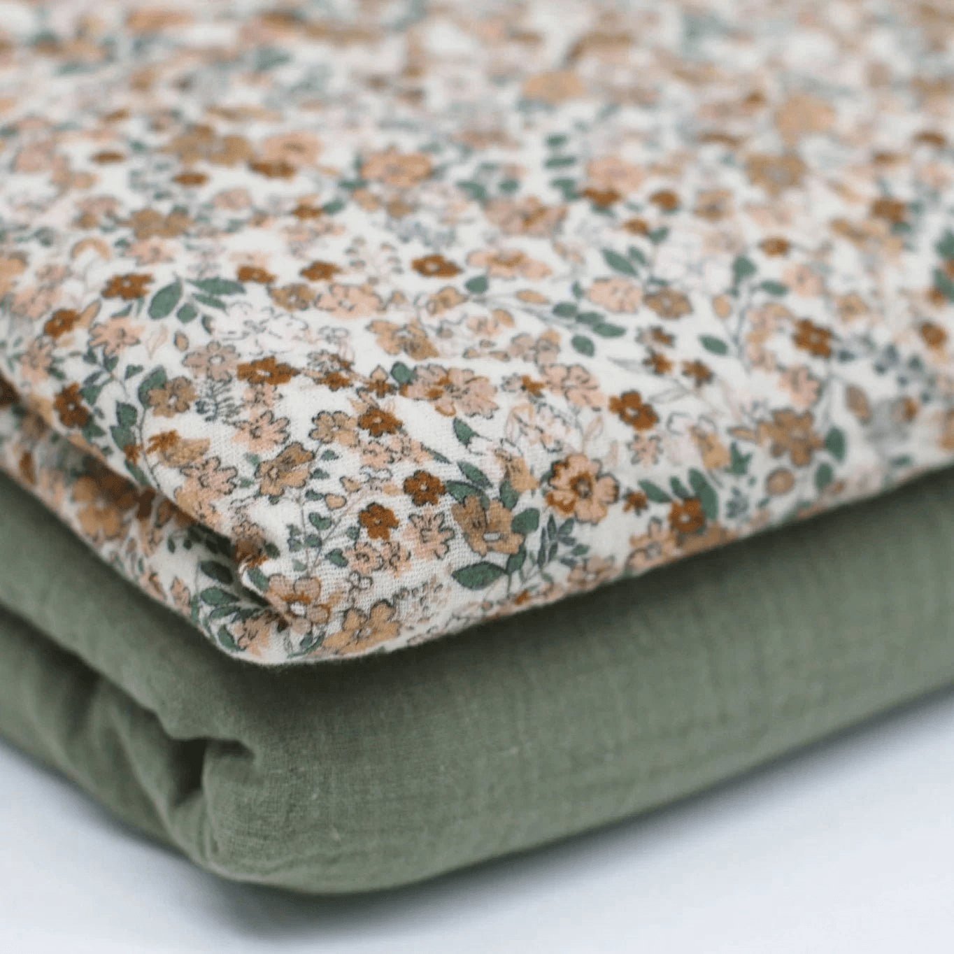 Musselin Blumen Kakao - Würfel & Mütze