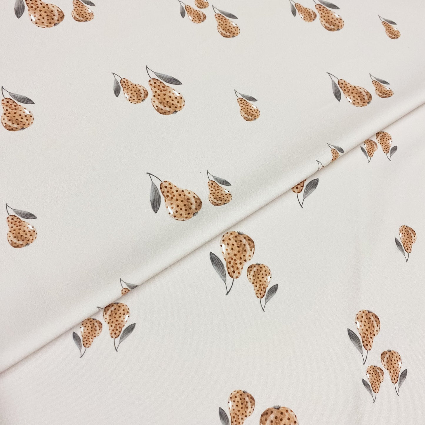 Bio Jersey Zimtbirne beige - Würfel & Mütze