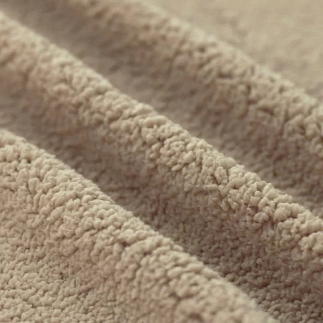 Teddystoff Fleece "Dunkelbeige" - Würfel & Mütze
