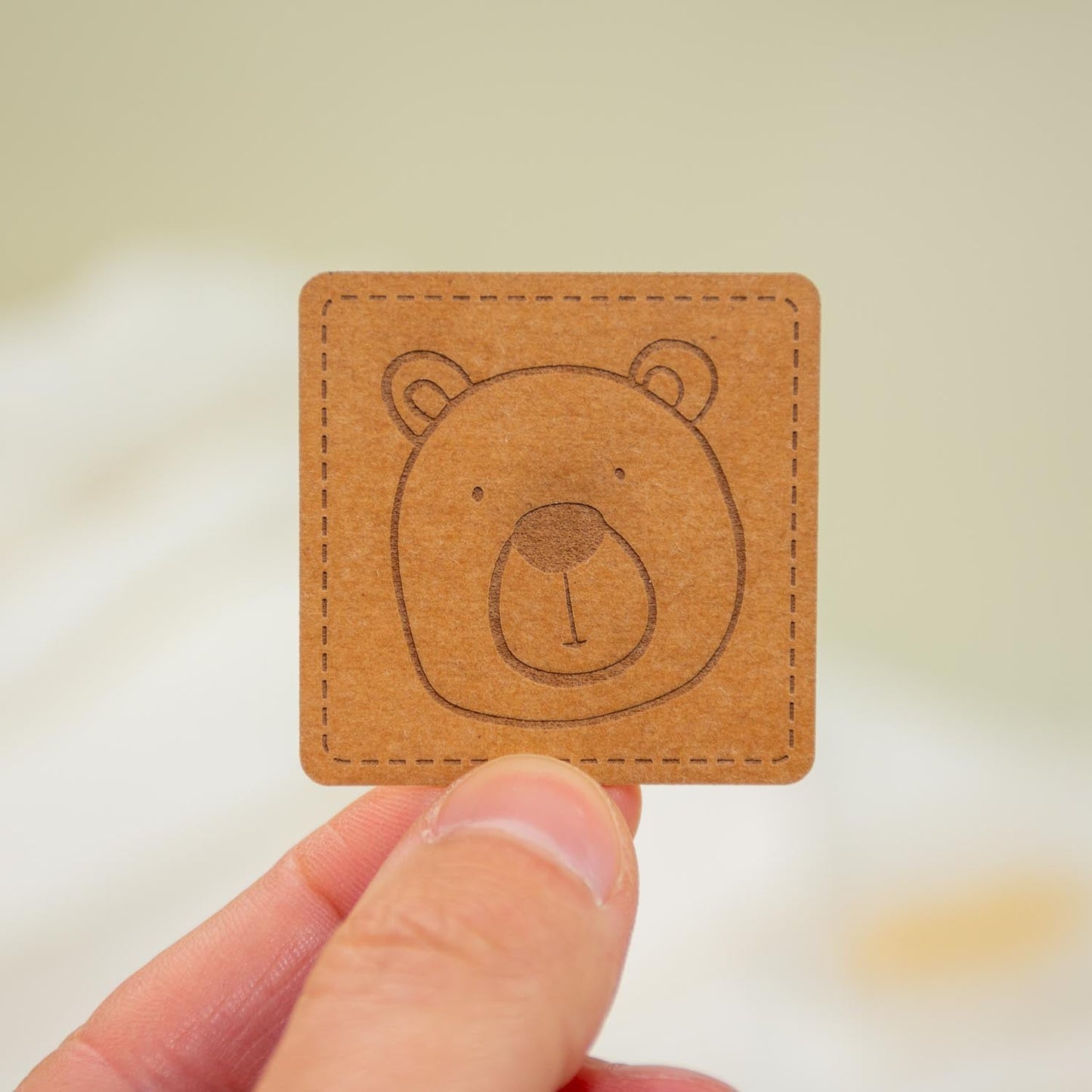 Veganer Patch "Grizzly Power" - Würfel & Mütze