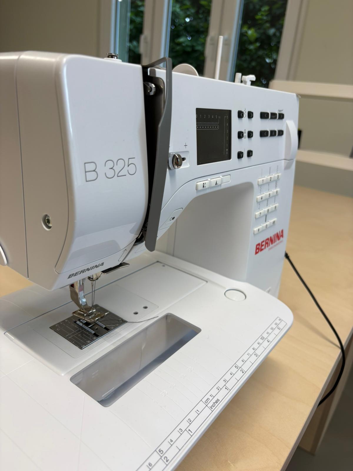 Nähmaschine Bernina B325 (altes Modell, gebraucht)