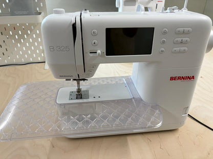 Nähmaschine Bernina B325 (neues Modell, neuwertig)