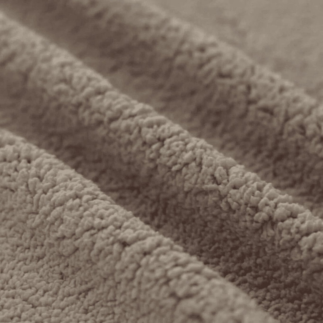 Teddystoff Fleece &quot;Taupe&quot; - Würfel &amp; Mütze