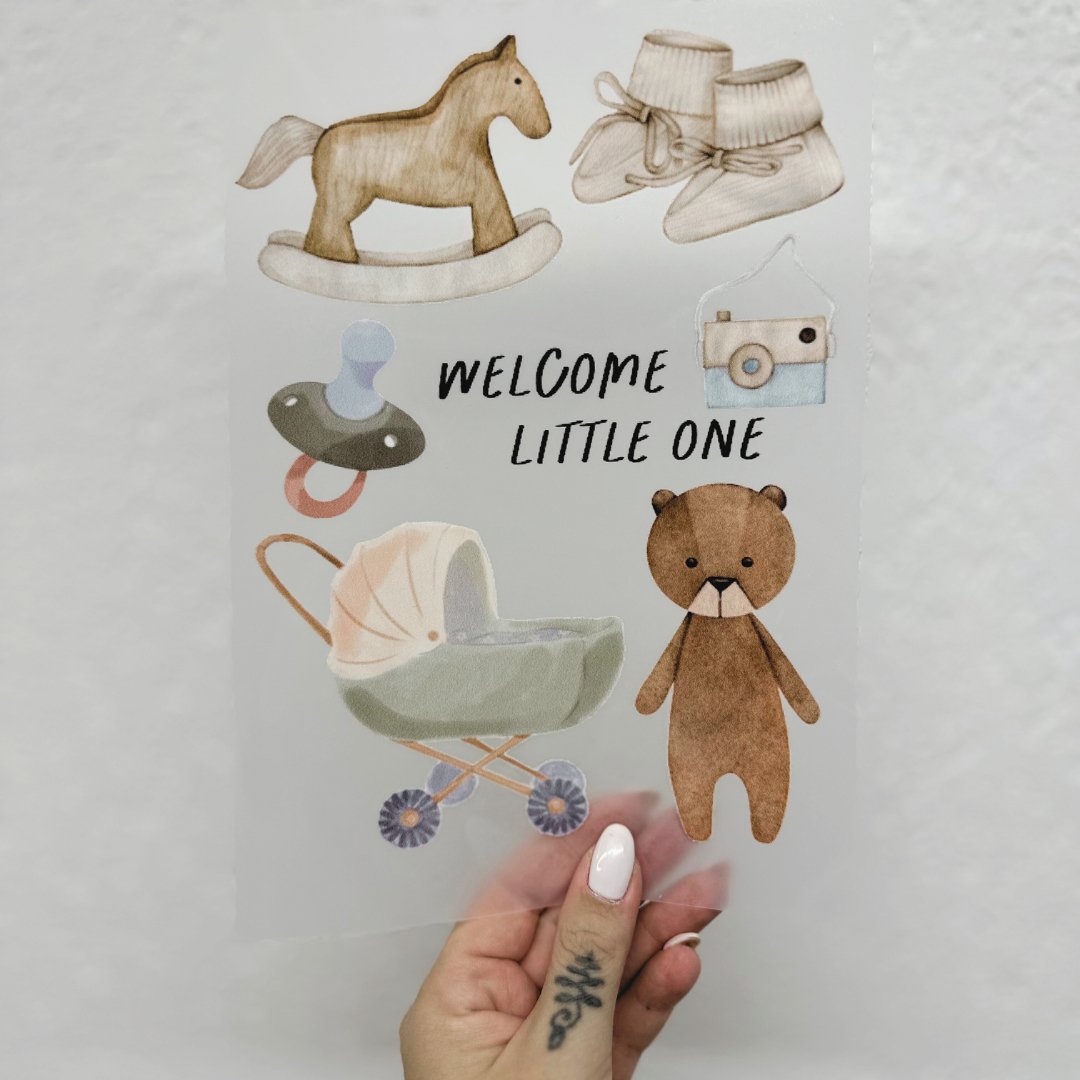 Eigenproduktion Bügelbildbogen A5 &quot;Welcome little one&quot; - Würfel &amp; Mütze