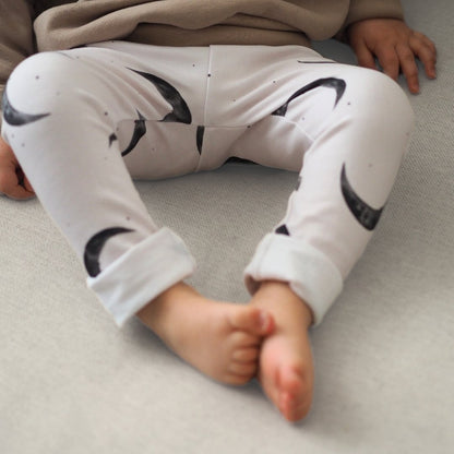 Eigenproduktion Mondzauber Dots Offwhite - Würfel &amp; Mütze